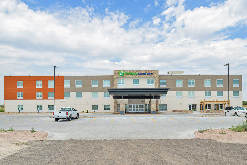 Holiday Inn Express & Suites - Chadron By Ihg Exterior foto